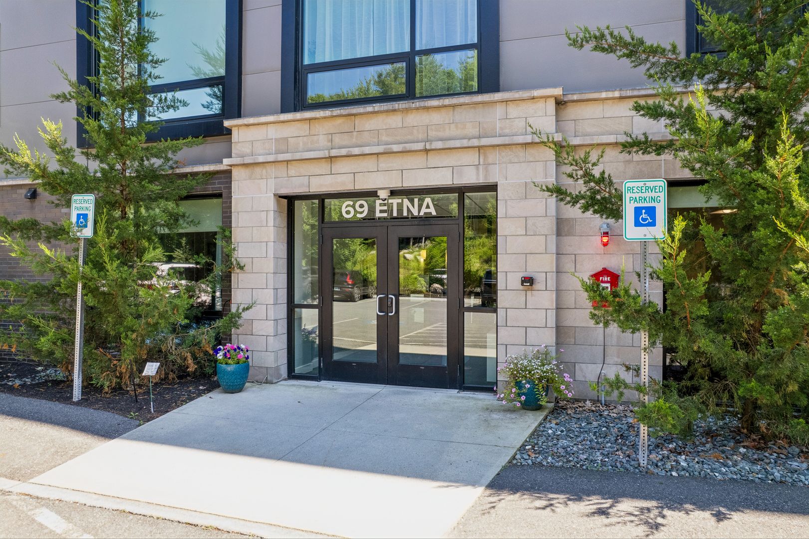 Lebanon Condo: 69 Etna Road #112