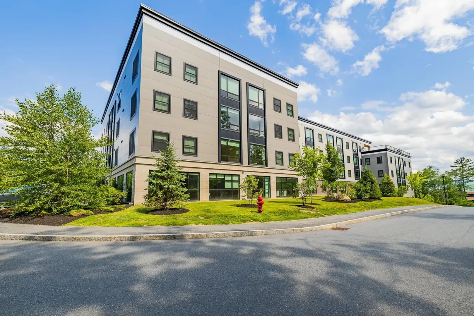 Lebanon Condo: 69 Etna Road #216