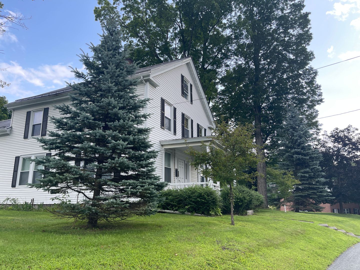 West Lebanon House: 16 Maple Street