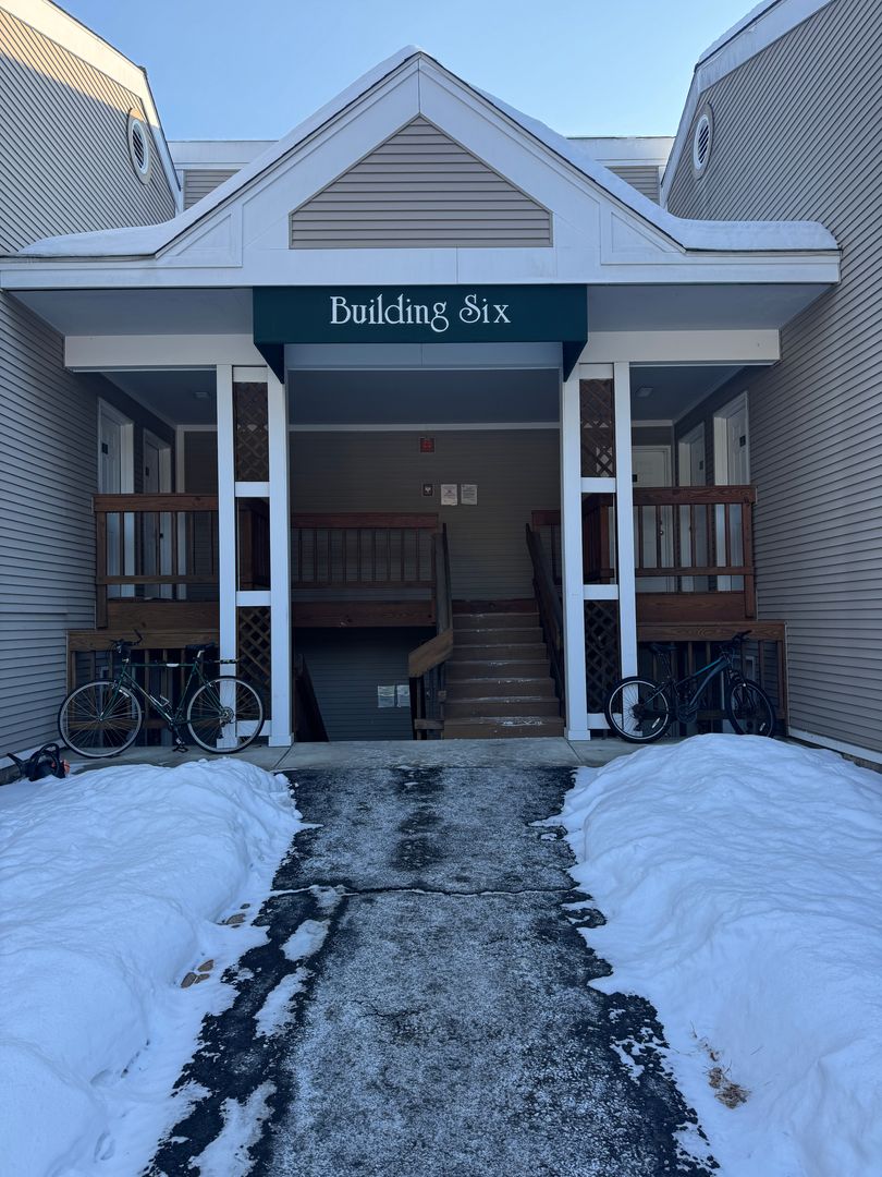 Lebanon Condo: 30 Wolf Road