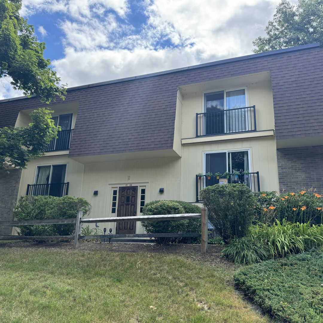 West Lebanon House: 35 Seminary Hill, Unit 19B
