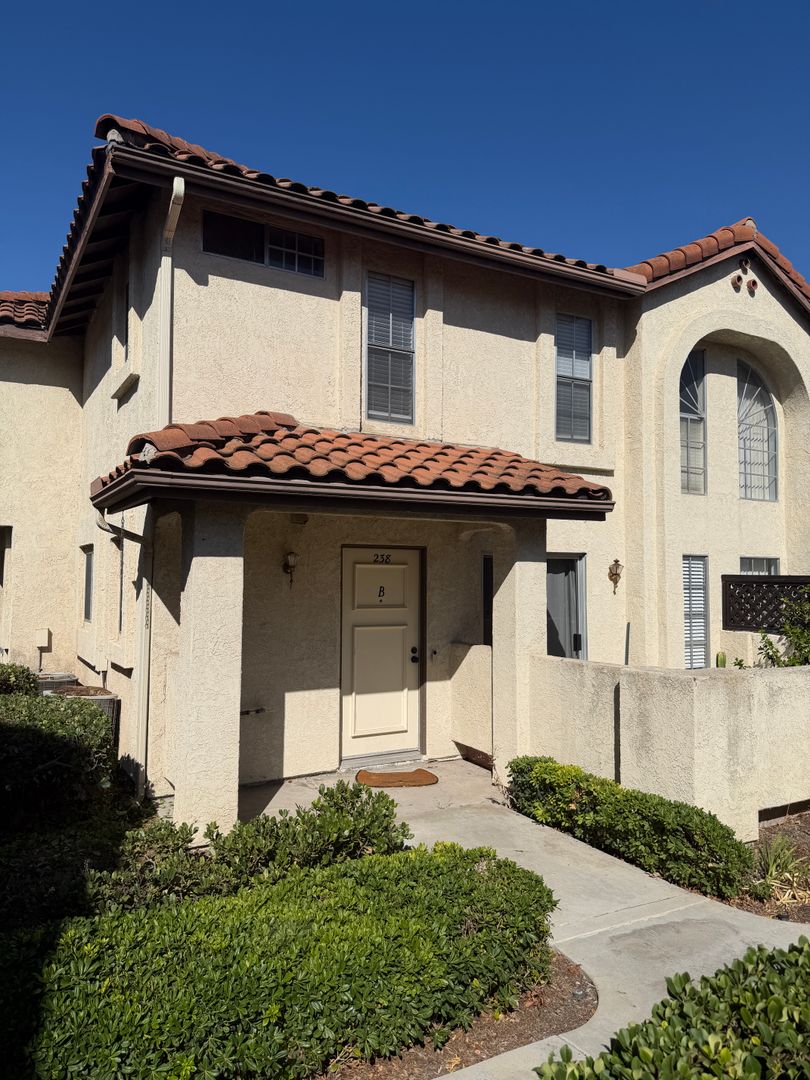Mission Viejo Condo: 26156 Sanz #B