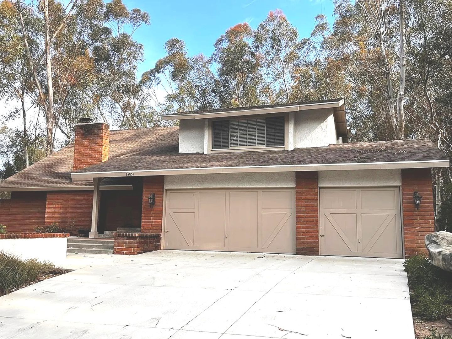 Lake Forest House: 24851 Rollingwood Rd.