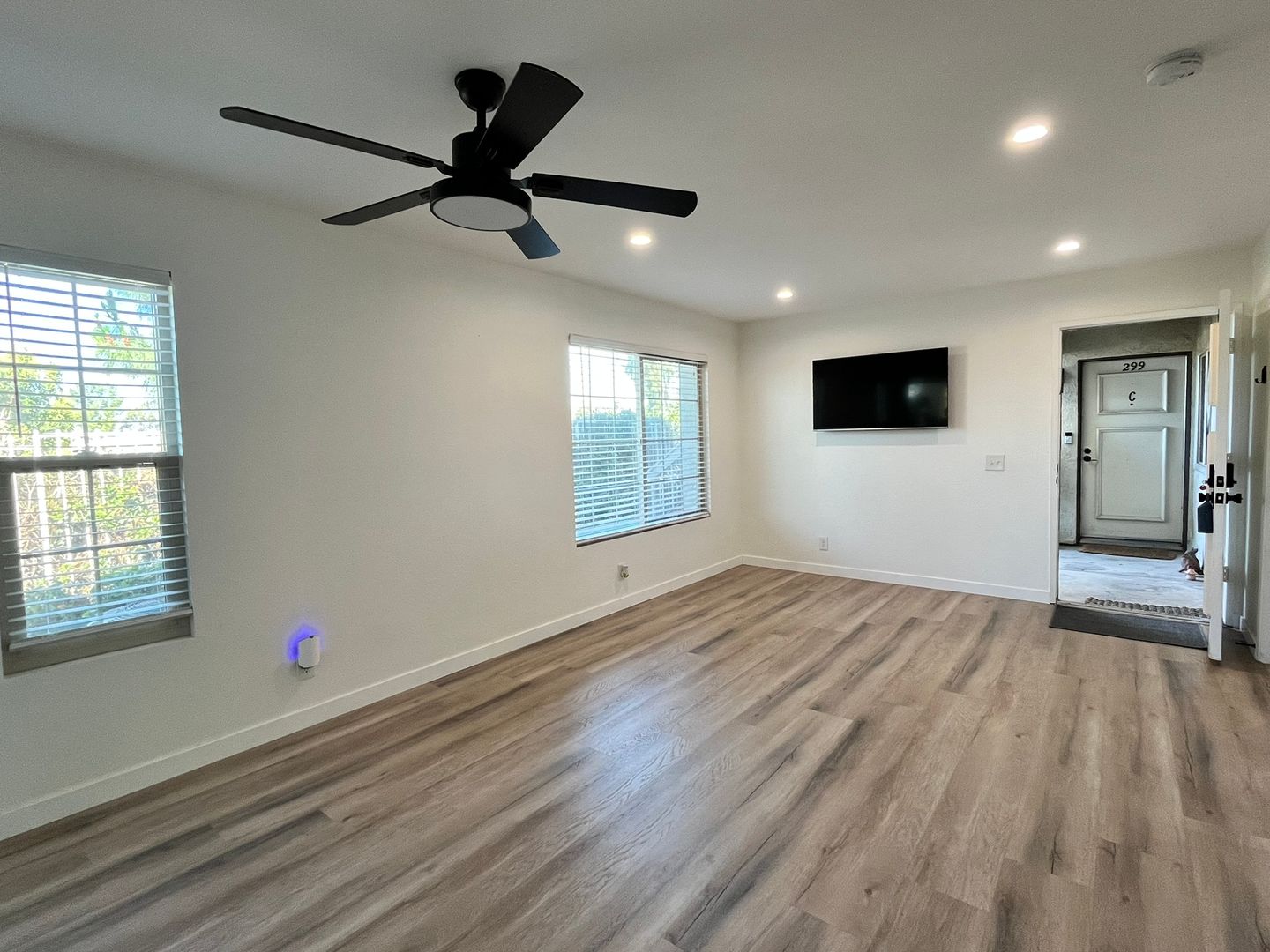 Mission Viejo Condo: 23335 La Crescenta