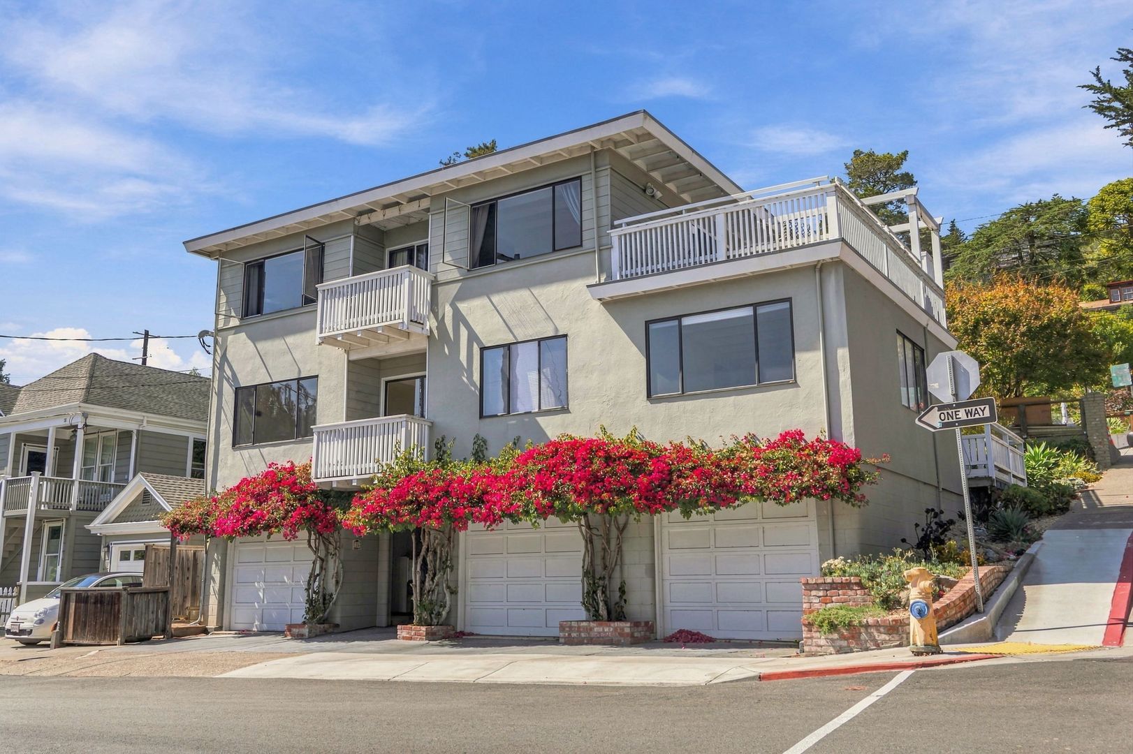Mill Valley Apartment: 26 Lovell Ave