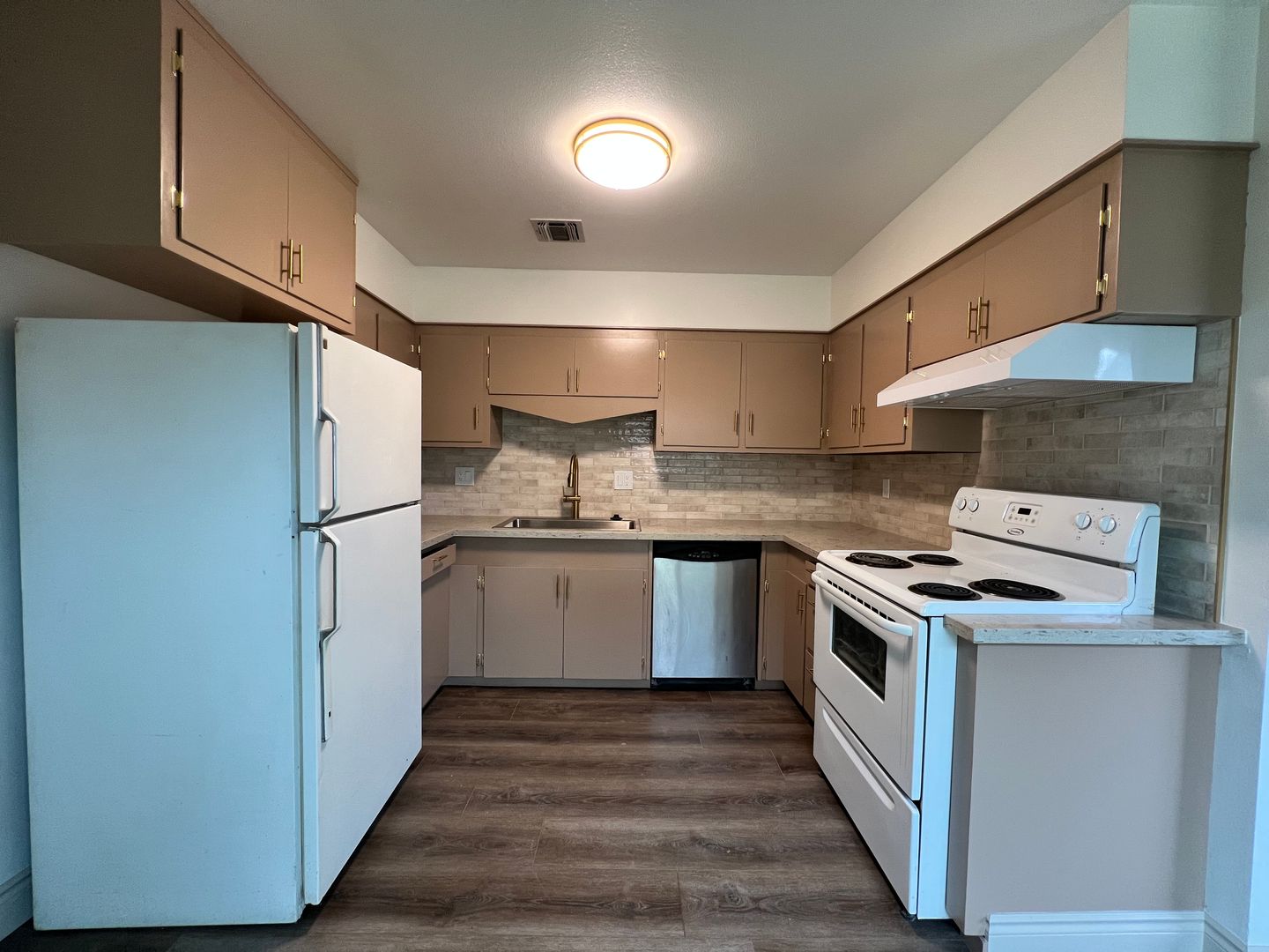 Chowchilla Apartment: 303 A-C Riverside Avenue