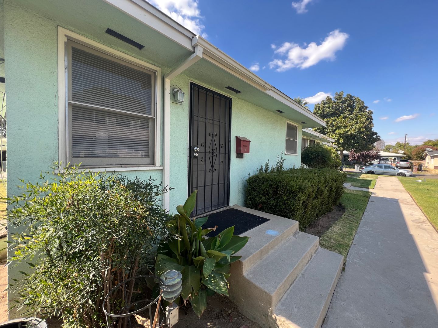 Fresno Apartment: 2132-2136 E Peralta Way