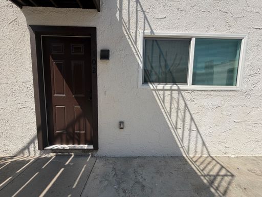 Fully Remodeled 3 Bedroom, 1 Bathroom – Washer, Dryer & Refrigerator Included – photo 1
