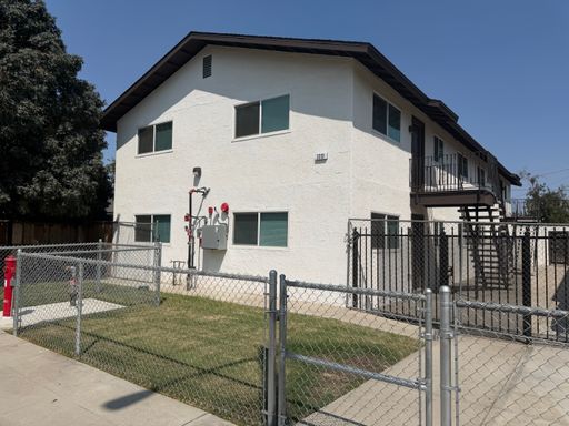 Fully Remodeled 3 Bedroom, 1 Bathroom – Washer, Dryer & Refrigerator Included – photo 1