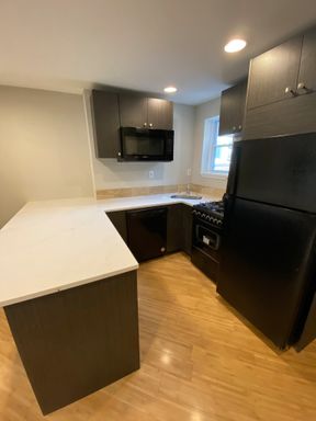 2 Bedroom Apartment – 250 South St - Unit 2 (3rd flr), Philadelphia, PA 19147