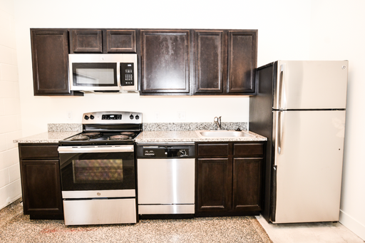 INDUSTRIAL STYLE RENOVATED APARTMENTS DOWNTOWN – photo 1