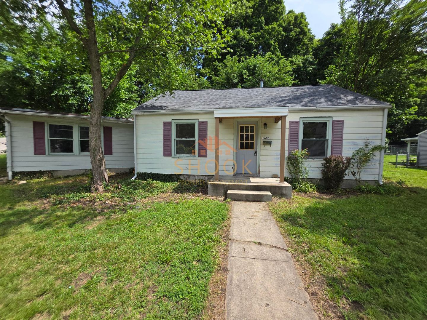 Lafayette House: 1600 Ferry St