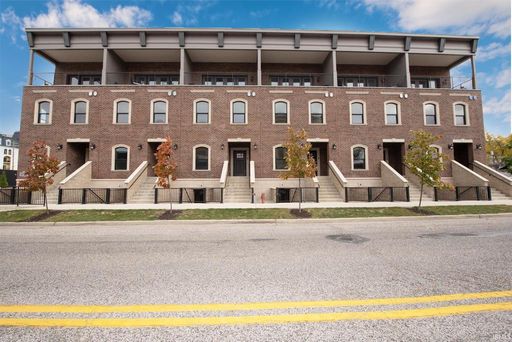 GORGEOUS AND NEWER DOWNTOWN CONDOS NOW AVAILABLE – photo 1