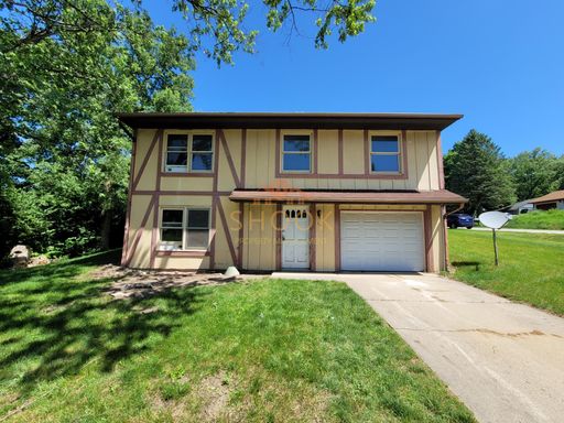 3BR/2BA BI-LEVEL ON LAFAYETTE'S SOUTH SIDE – photo 1