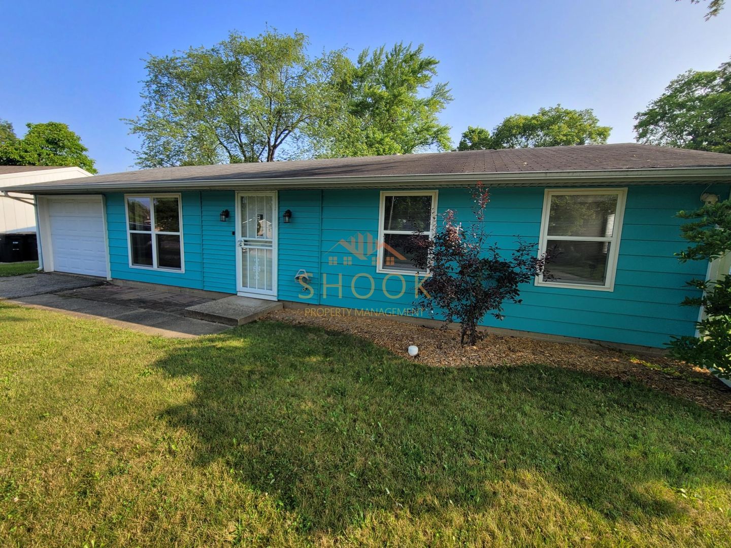 Lafayette House: 3776 Amherst Dr