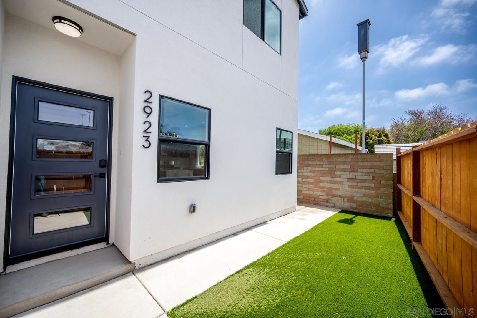 San Diego Apartment: 2917-2923 Preece Street