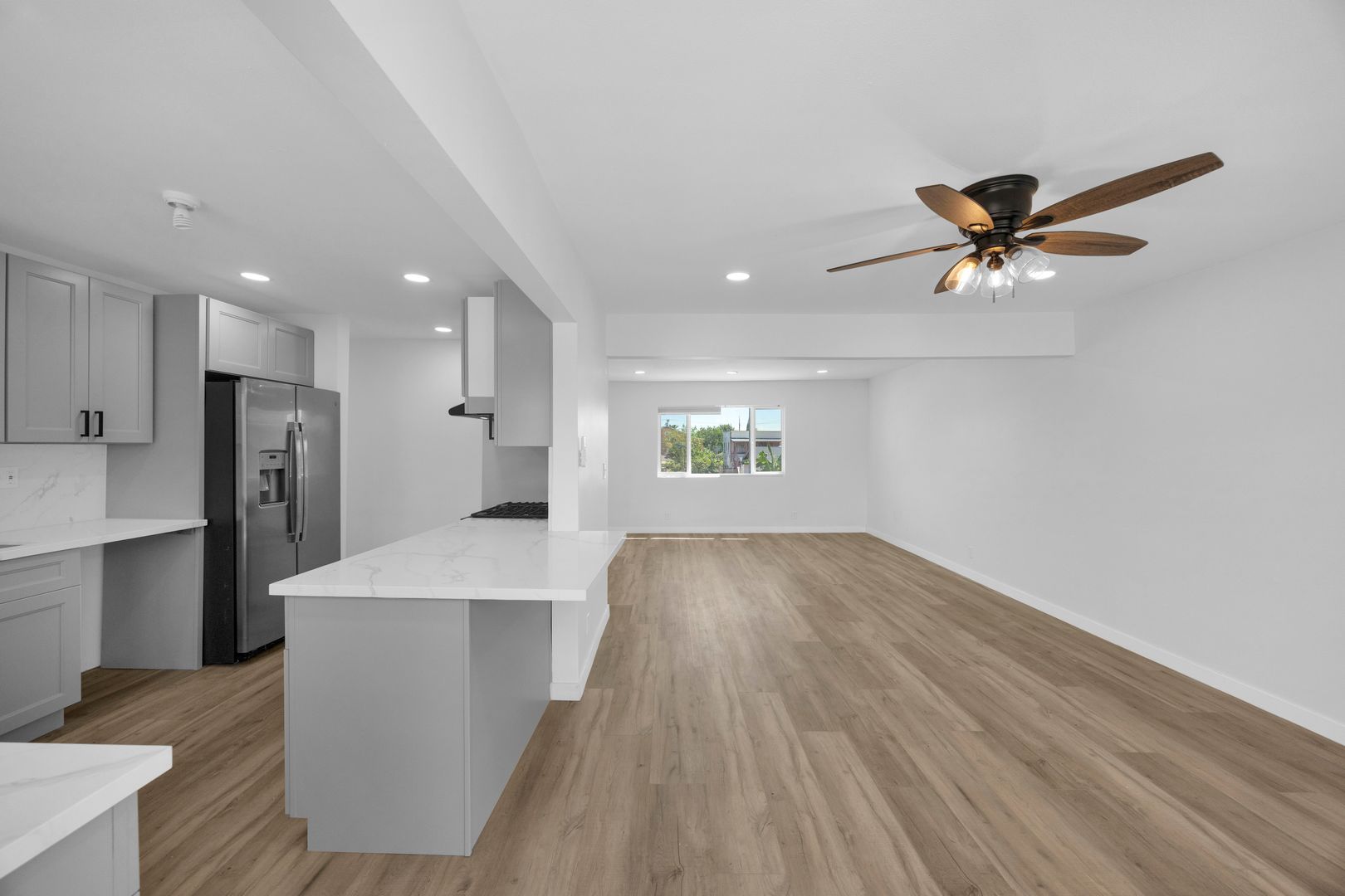 Long Beach Apartment: 1431 Alamitos Ave