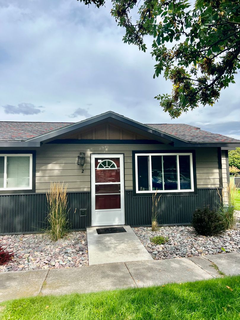 Missoula Apartment: 117 Mission Ct