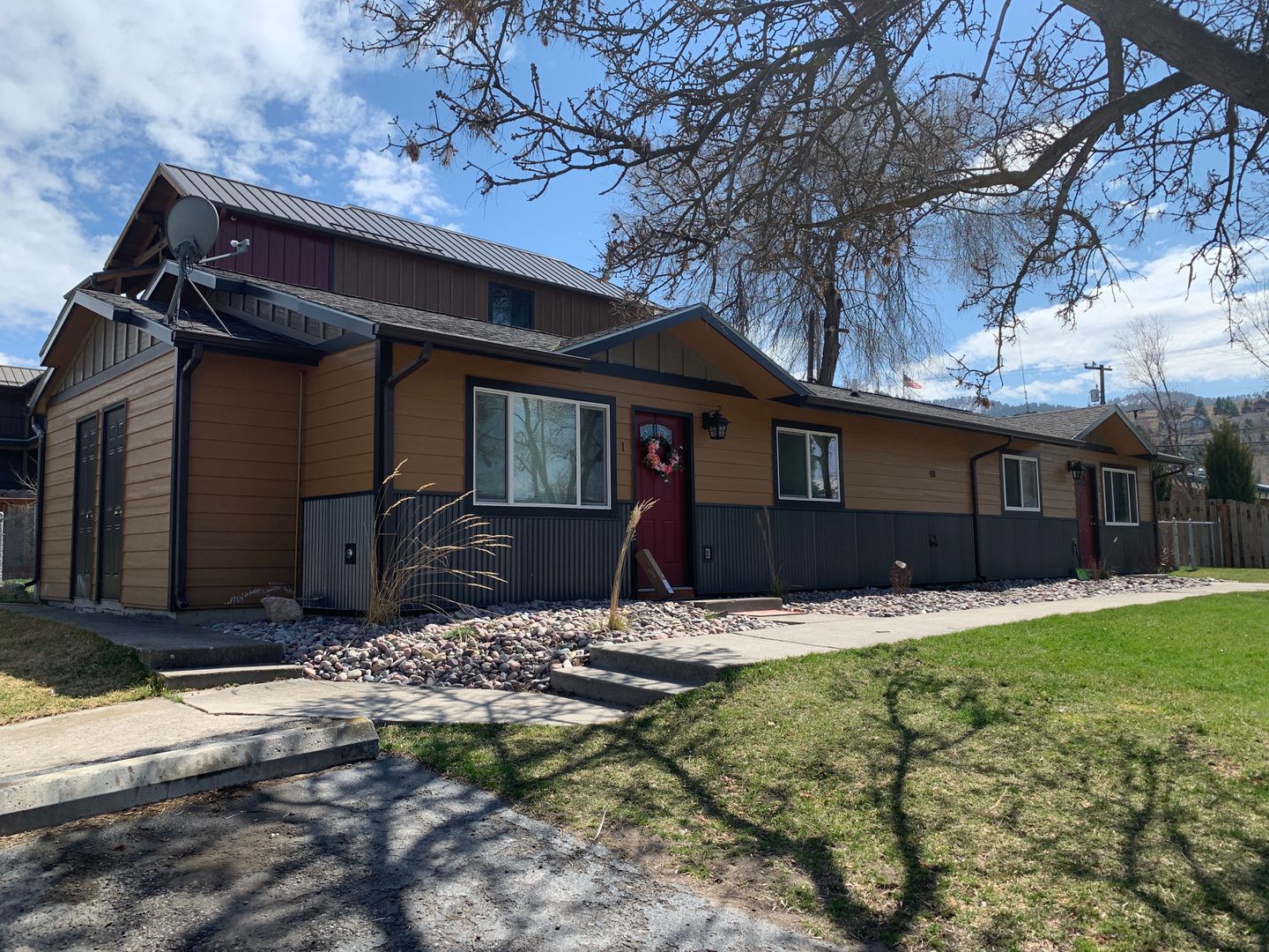 Missoula Apartment: 100 Mission Ct