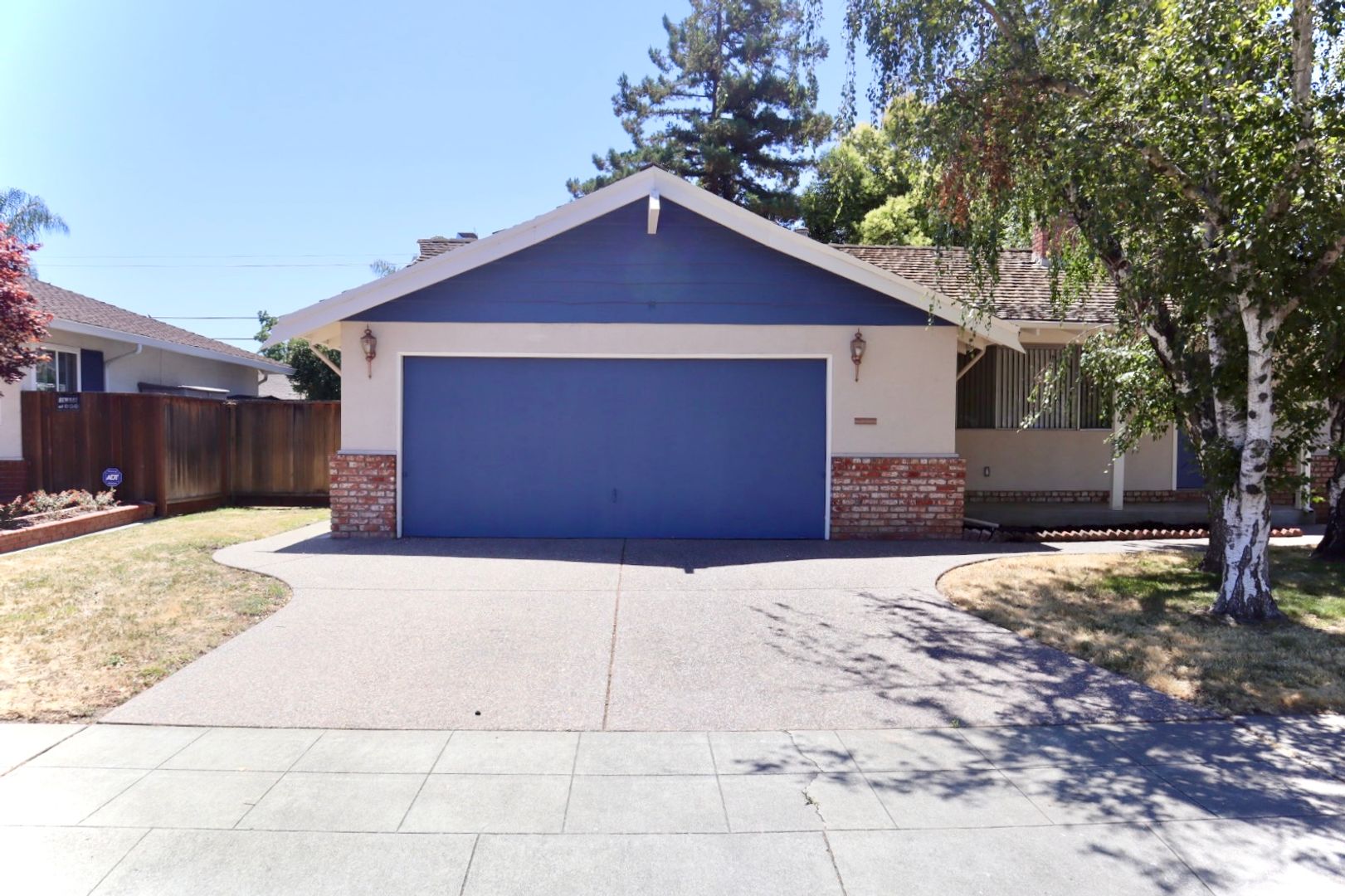 Fremont House: 36045 Larch Way