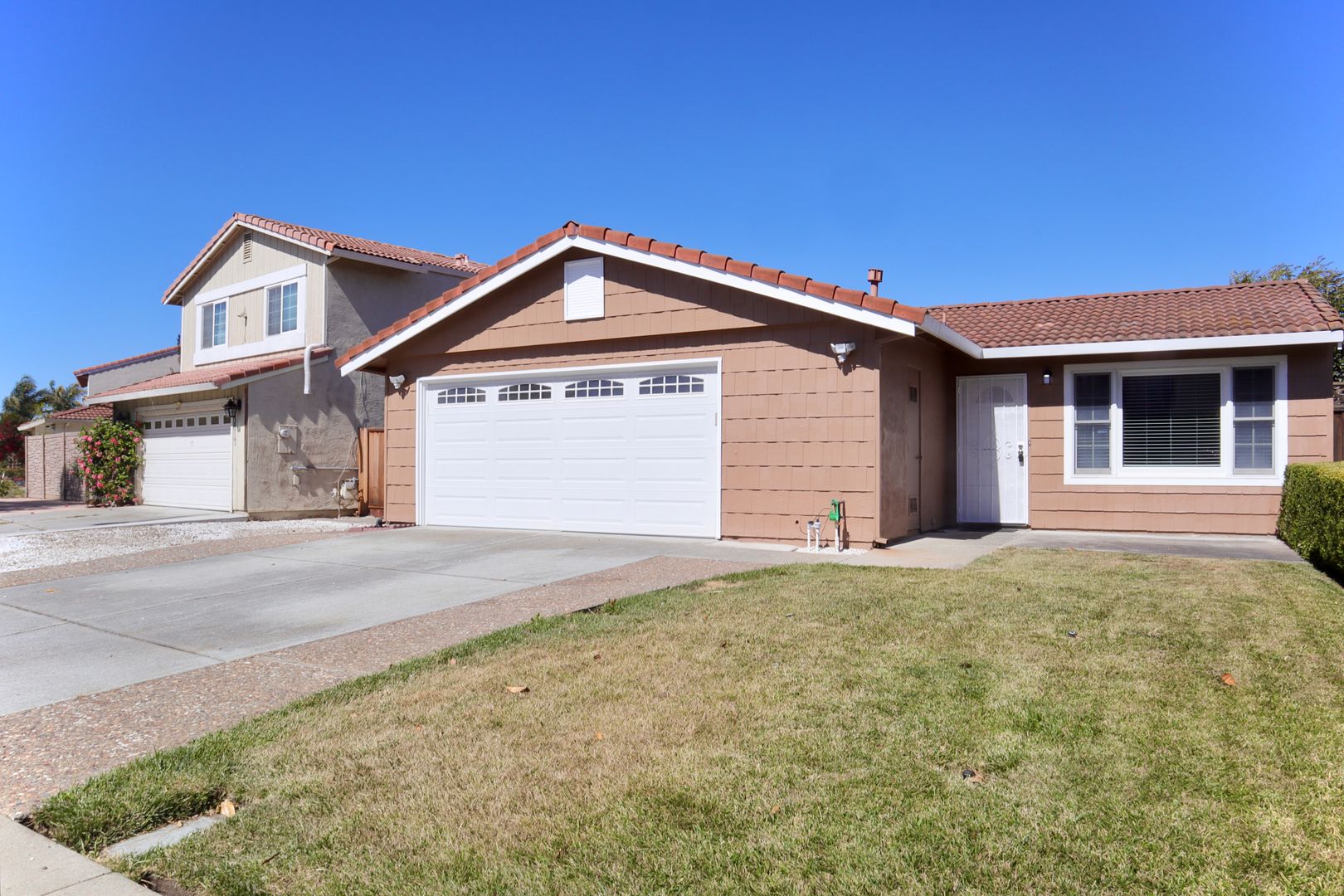 Union City House: 33025 Calistoga St