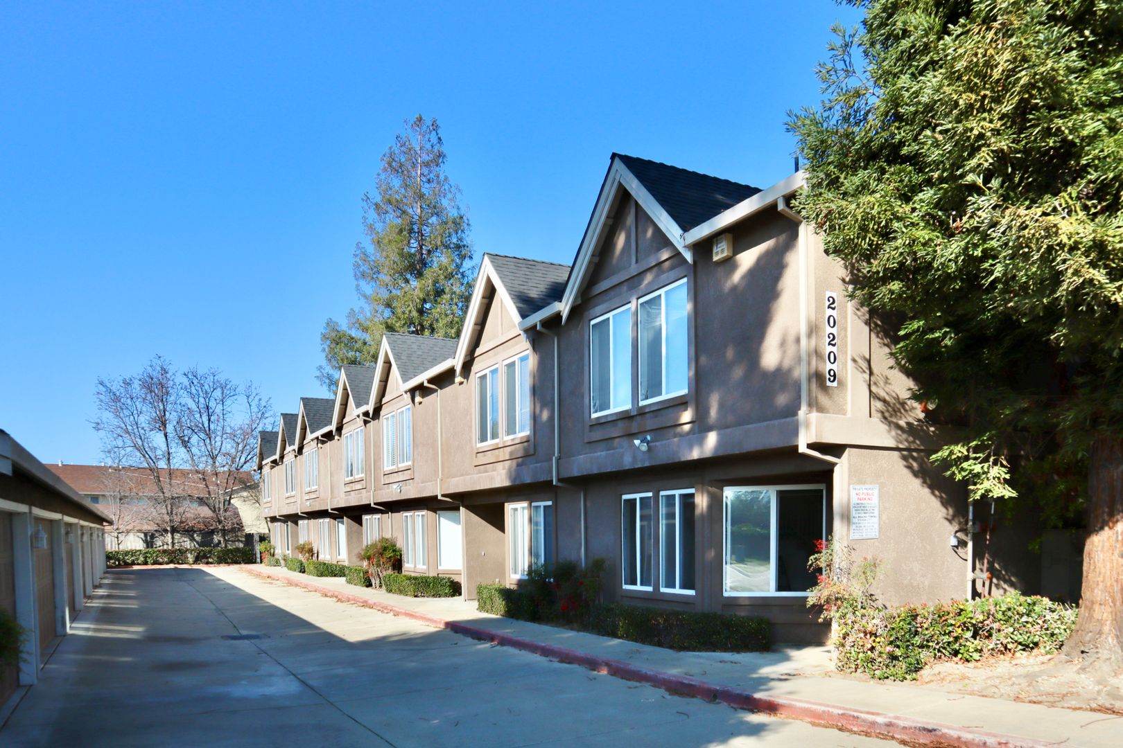 Castro Valley Apartment: 20209 Redwood Rd