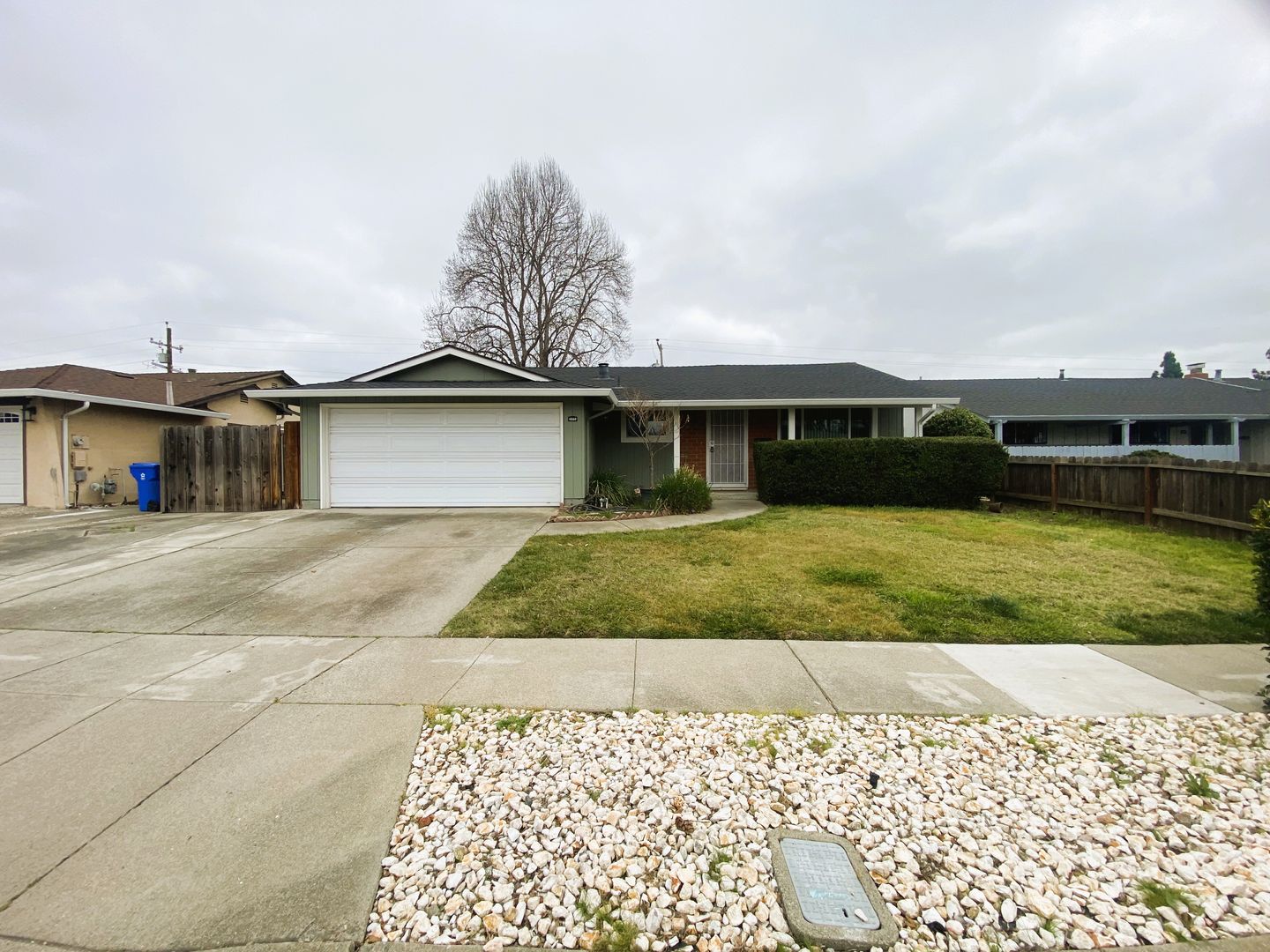 Fremont House: 4860 Porter St