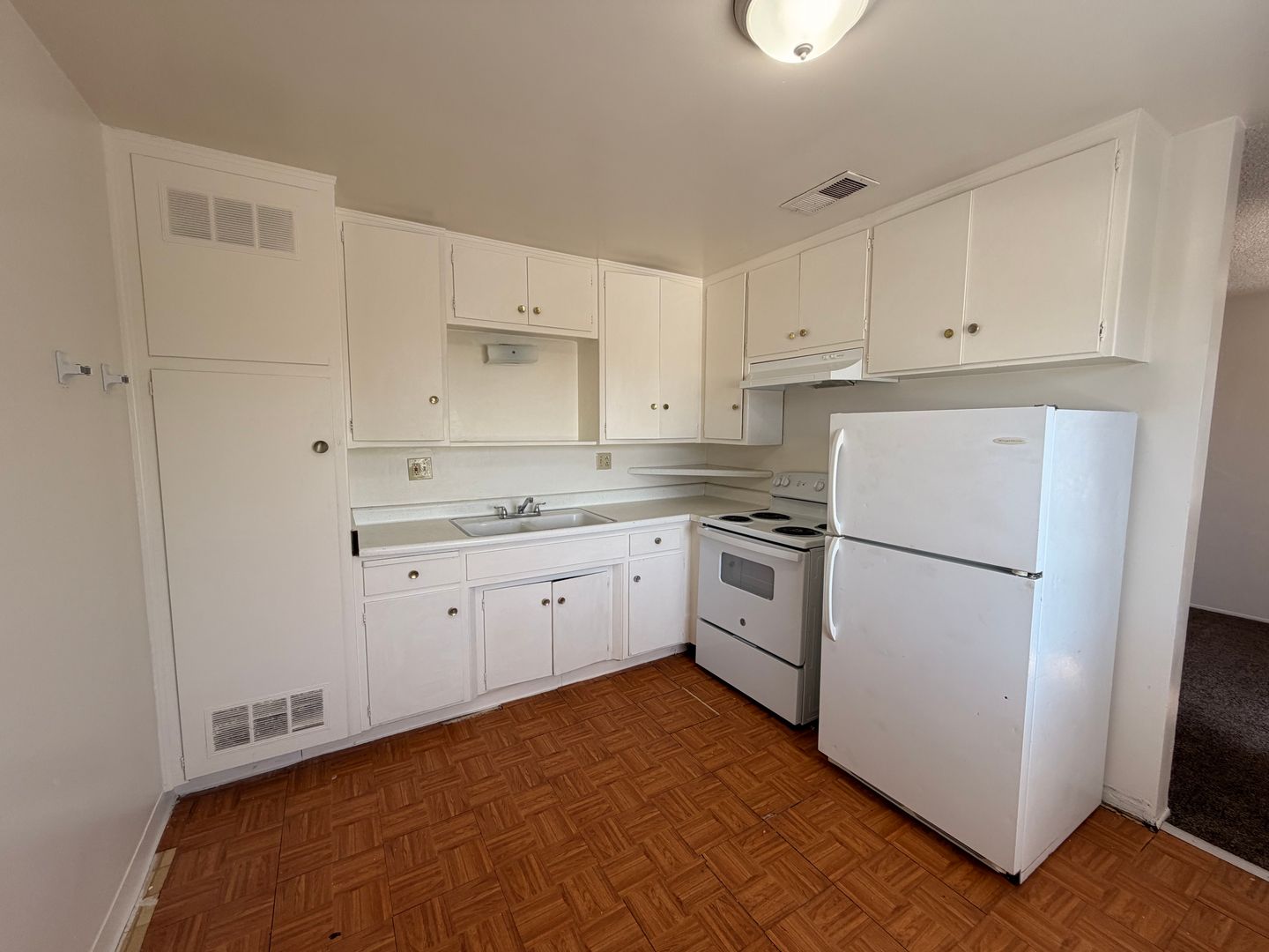 Bakersfield Apartment: 1802 Cherry Street