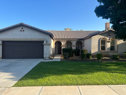 Spacious Home in Mayfaire Community – photo 1