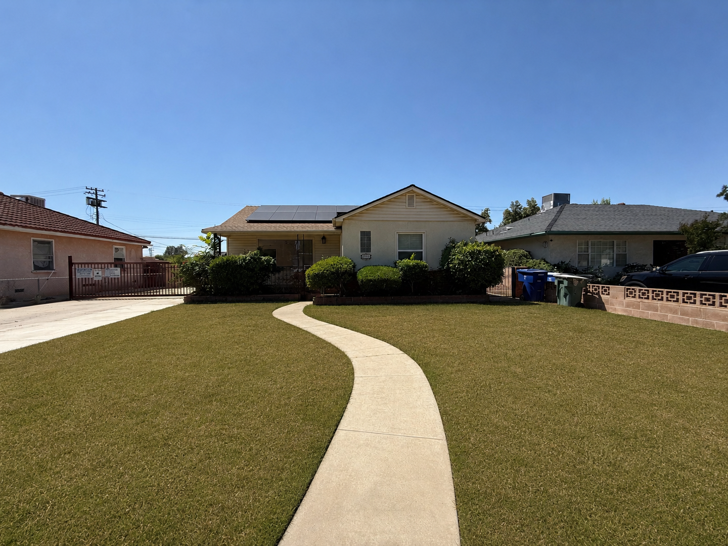 Bakersfield Apartment: 115 Irene St.