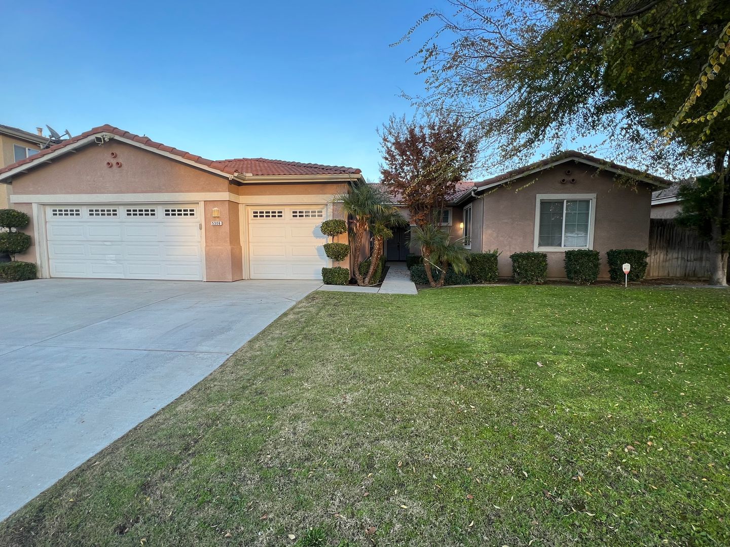 Bakersfield House: 5306 Challenger Ave