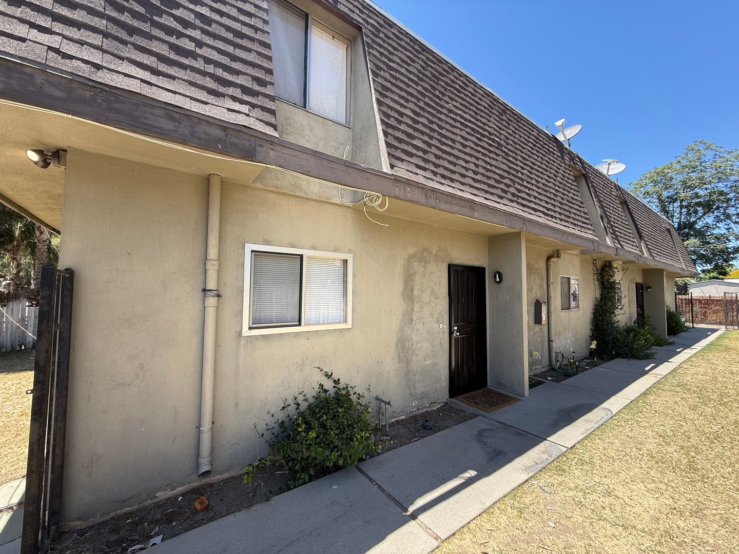 Bakersfield Apartment: 1720 Orange Street