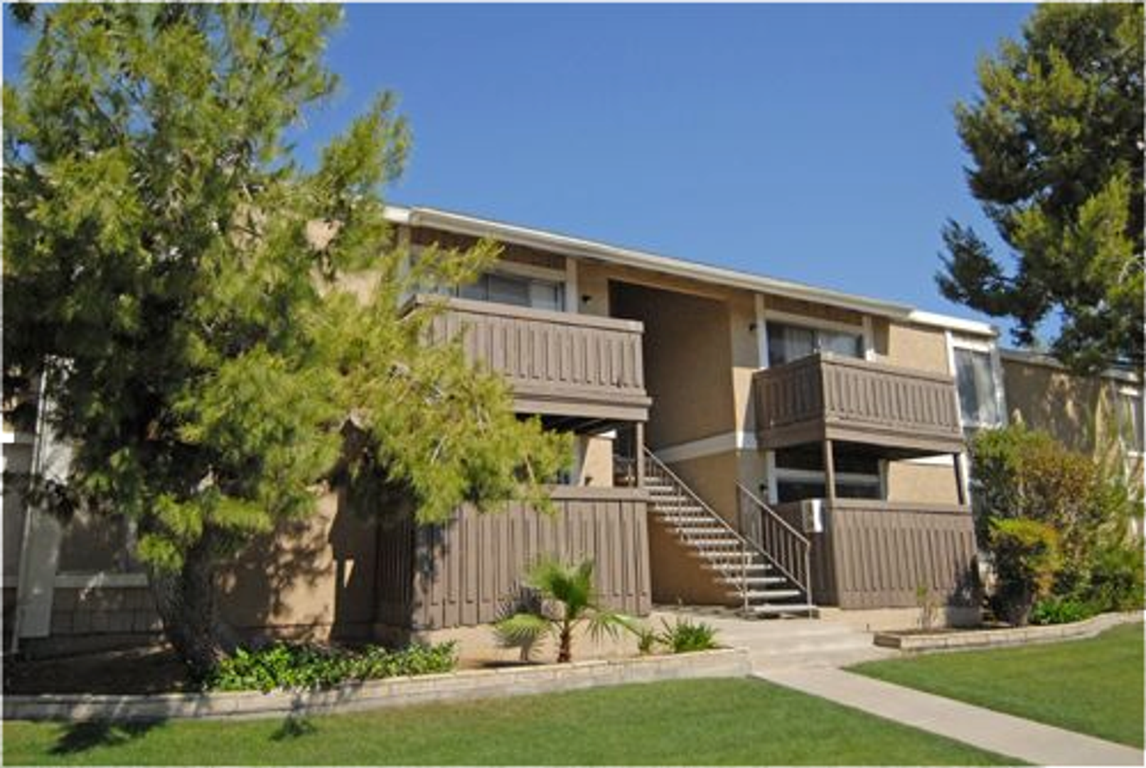 Bakersfield Apartment: 4830 Columbus Street
