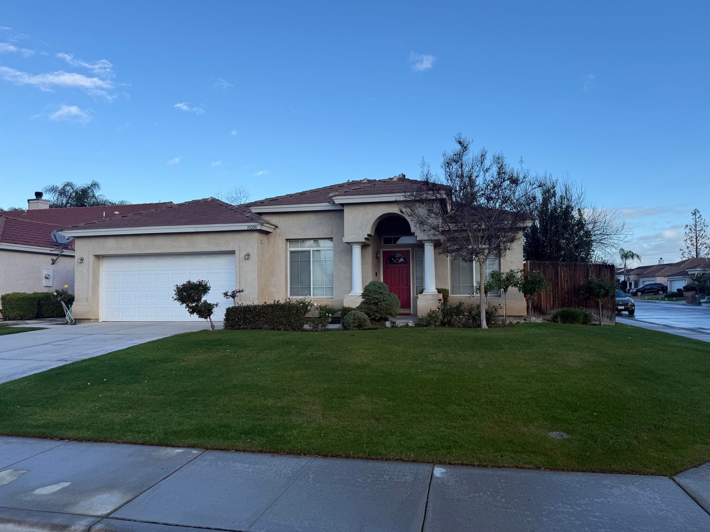Bakersfield House: 10200 Brentford Ave