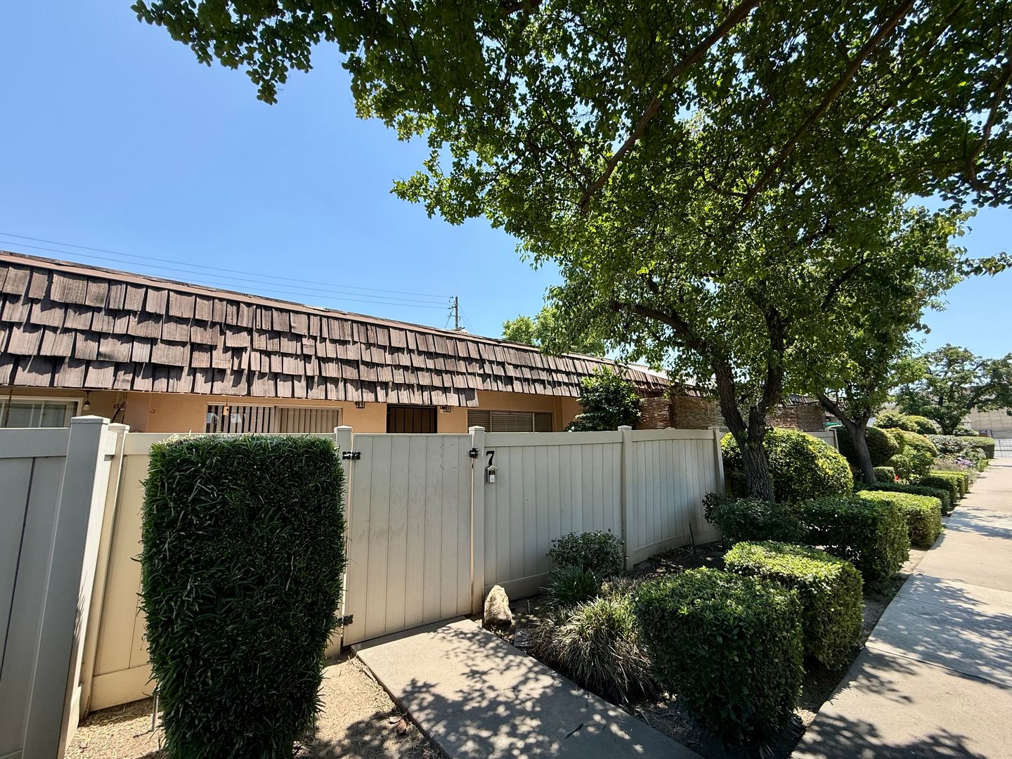 Bakersfield House: 3800 Stockdale Hwy #7