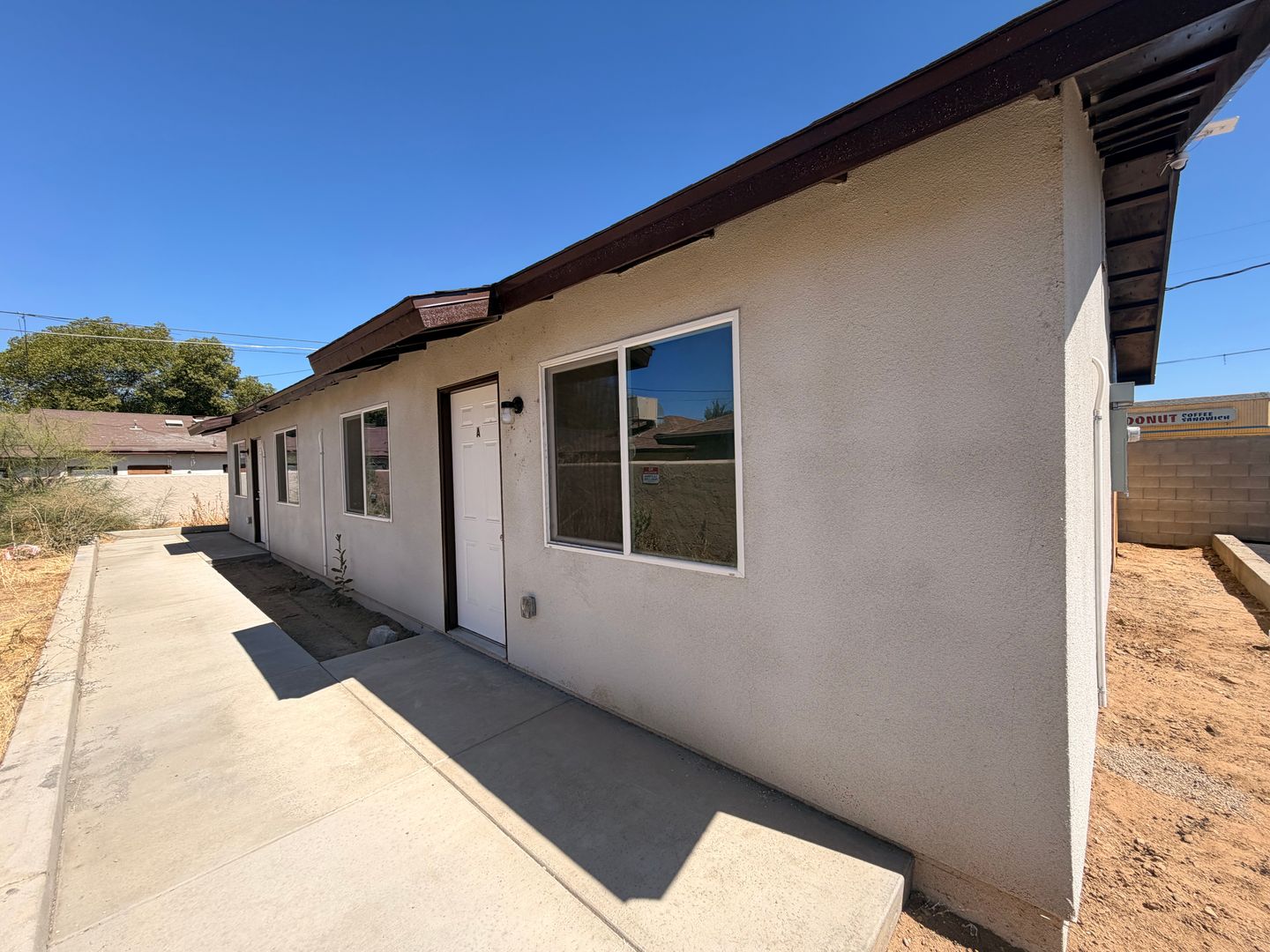 Bakersfield Apartment: 313 Airport Dr.
