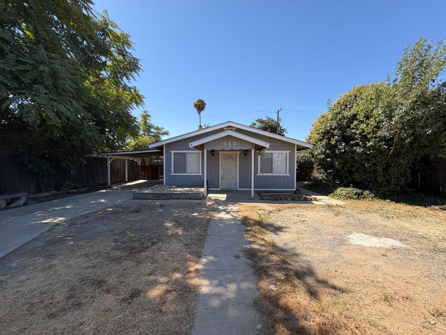 Bakersfield House: 717 Castaic Ave.