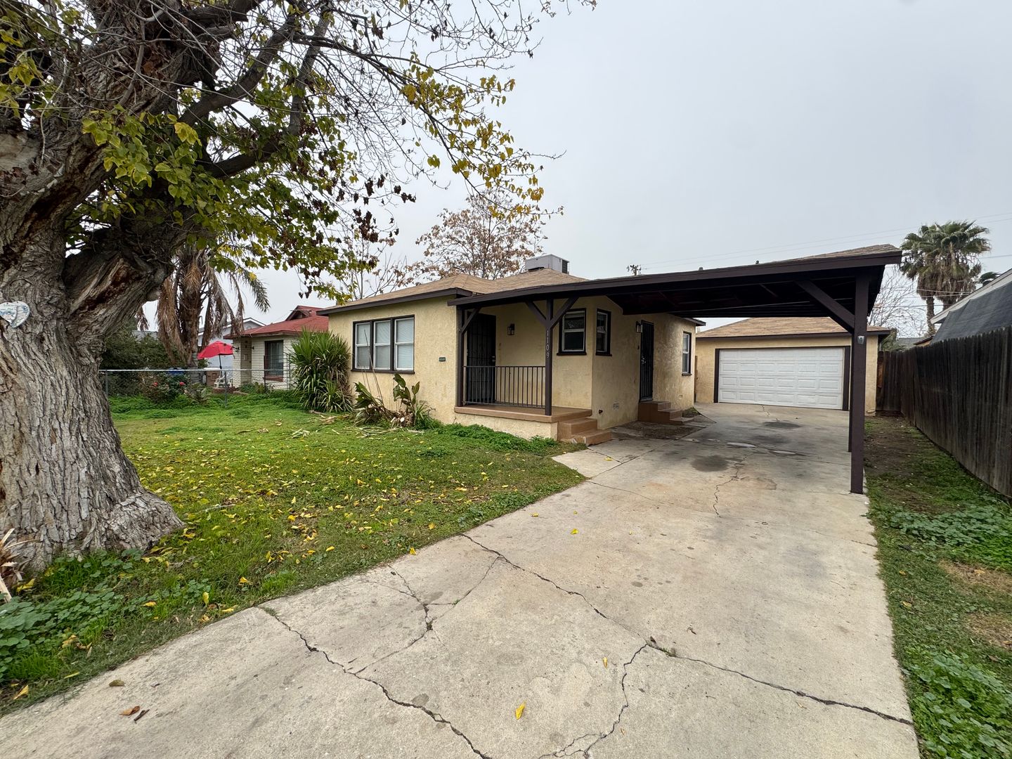 Bakersfield House: 1106 El Tejon Avenue