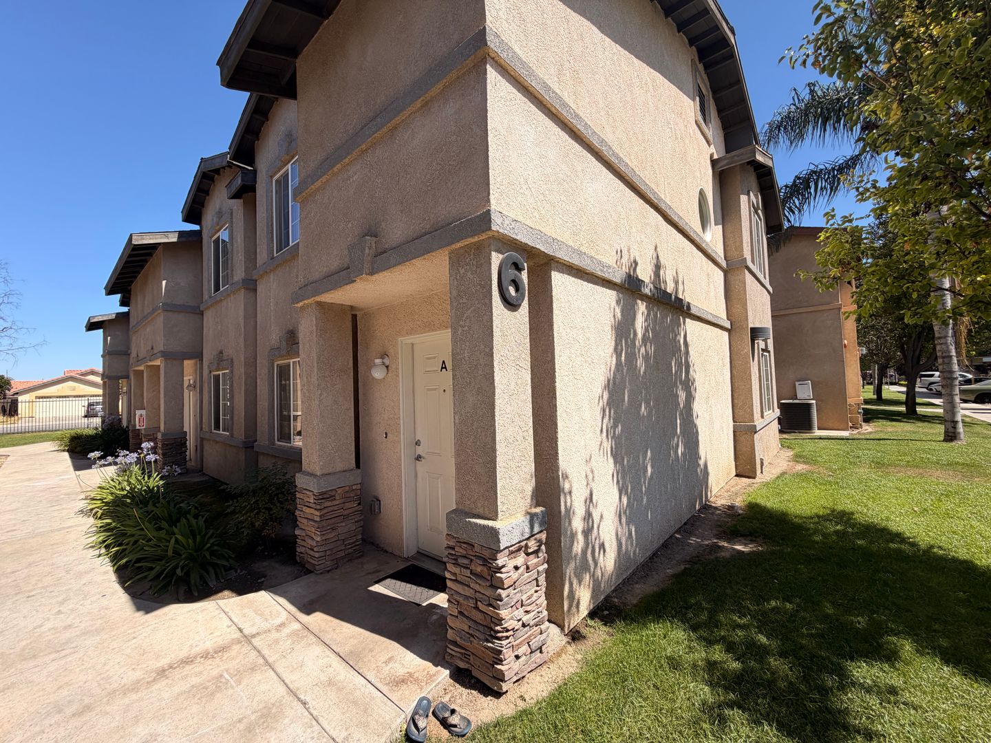 Bakersfield Apartment: 600 Hosking Avenue Building #6