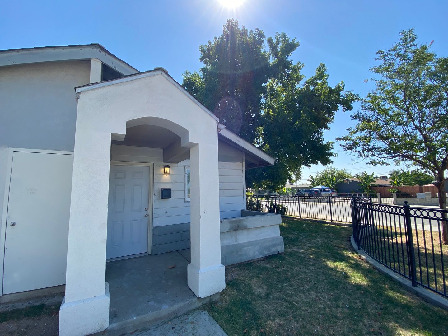 Bakersfield House: 1001 S. Owens St