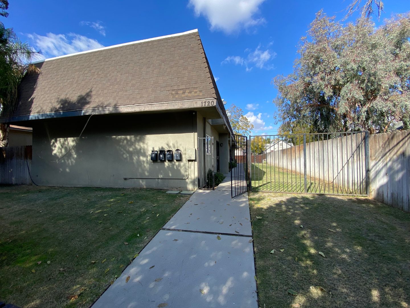 Bakersfield Apartment: 1720 Orange Street