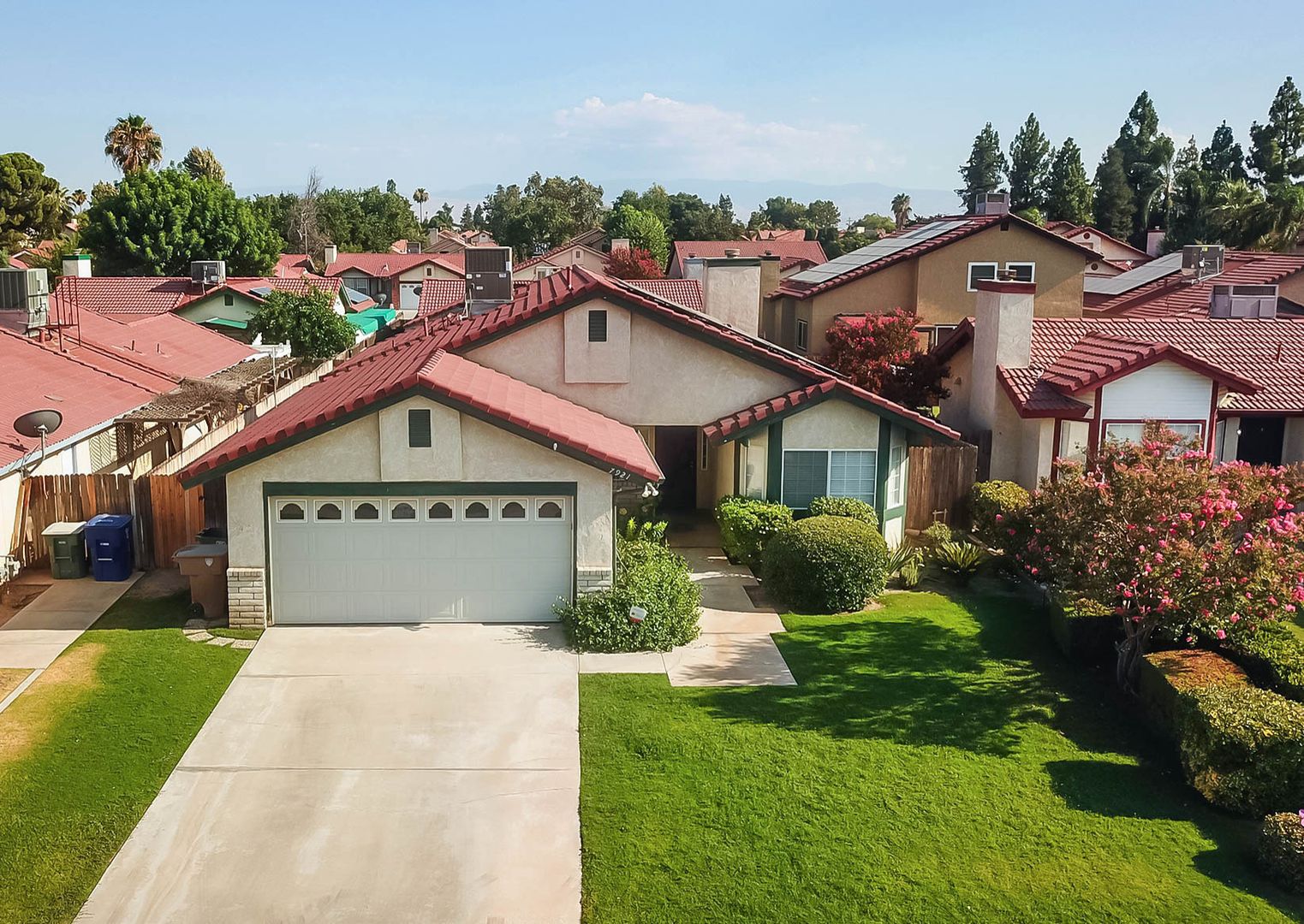 Bakersfield House: 7921 Cold Spray Court