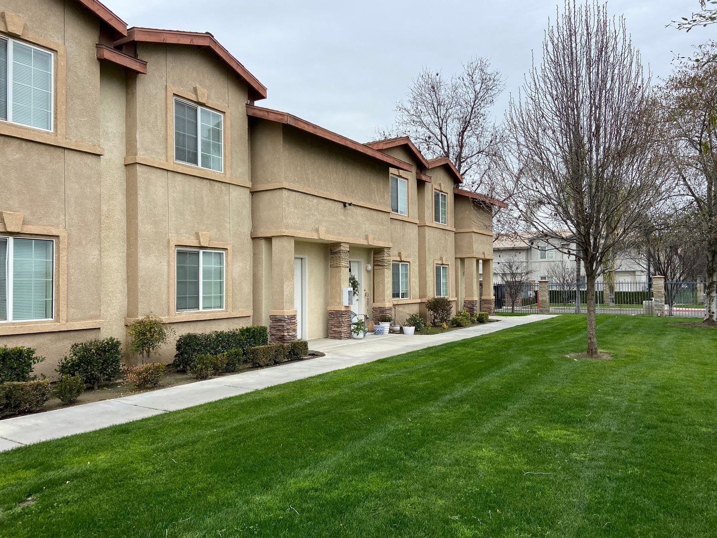Bakersfield Apartment: 600 Hosking Avenue Building 28