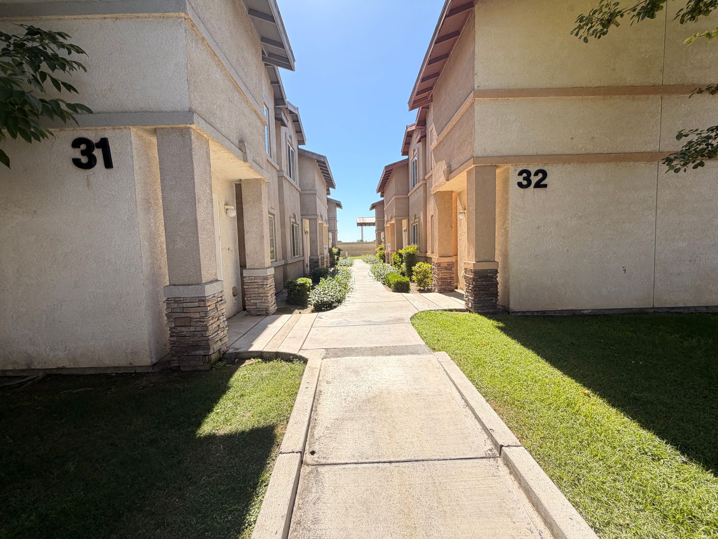 Bakersfield Apartment: 600 Hosking Avenue Building 31