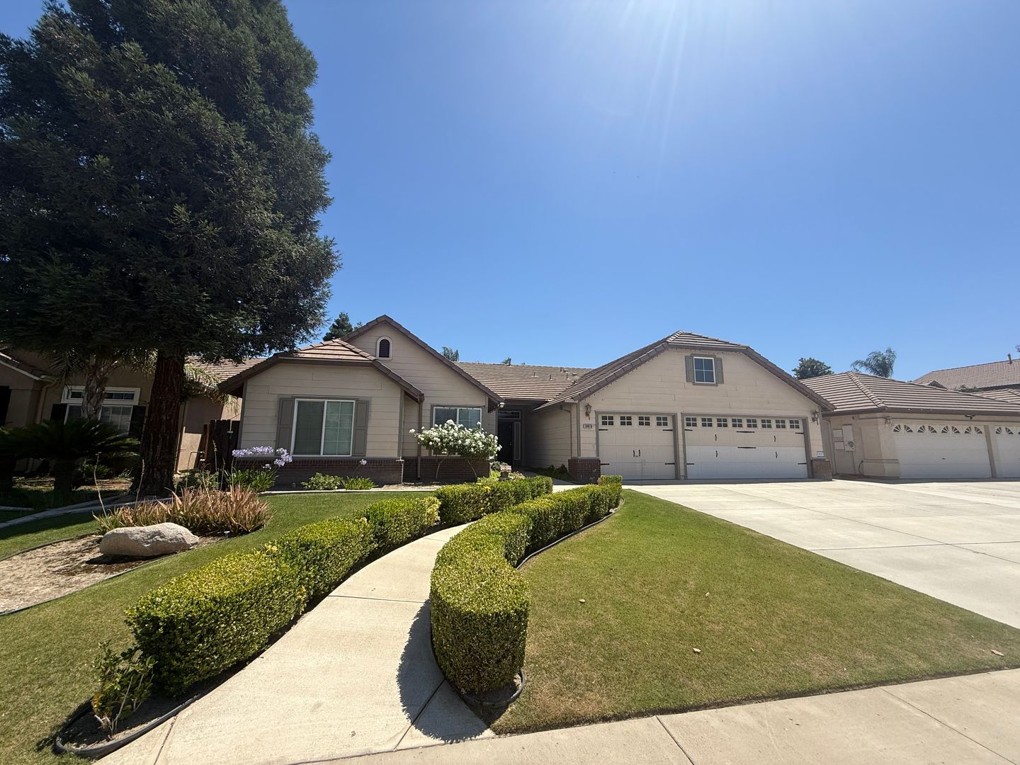 Bakersfield House: 10919 Golden Valley Dr.