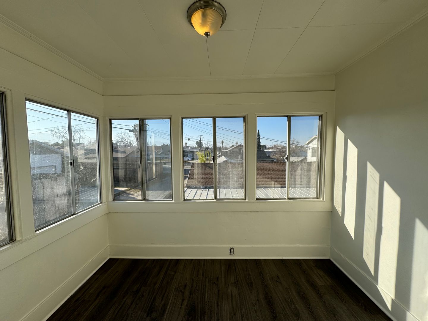 Taft Apartment: 319 San Emidio St