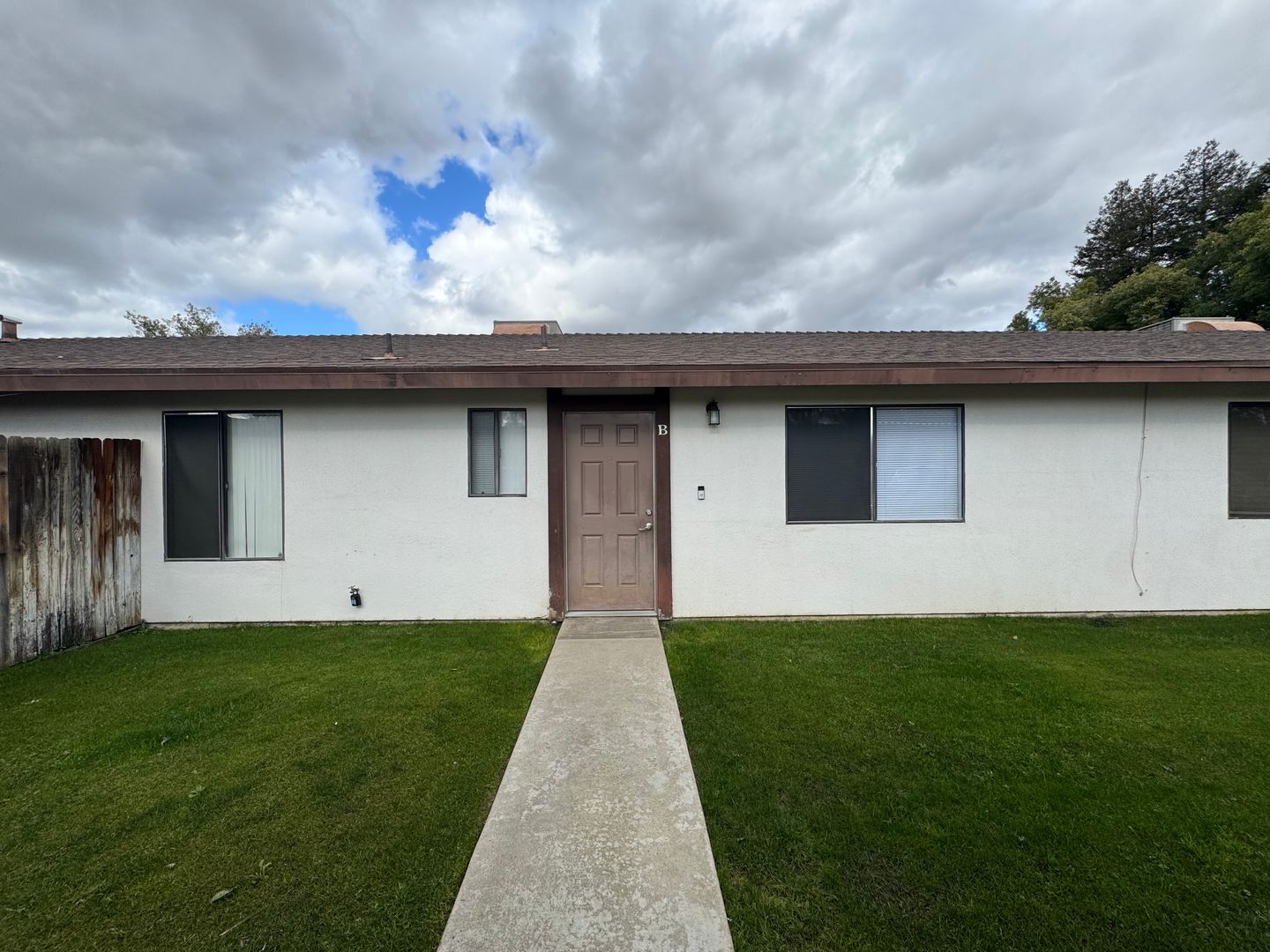 Bakersfield Apartment: 708 Quailridge Road