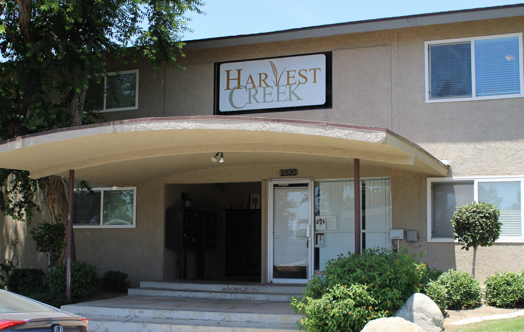 Bakersfield Apartment: 2520 Bishop Drive