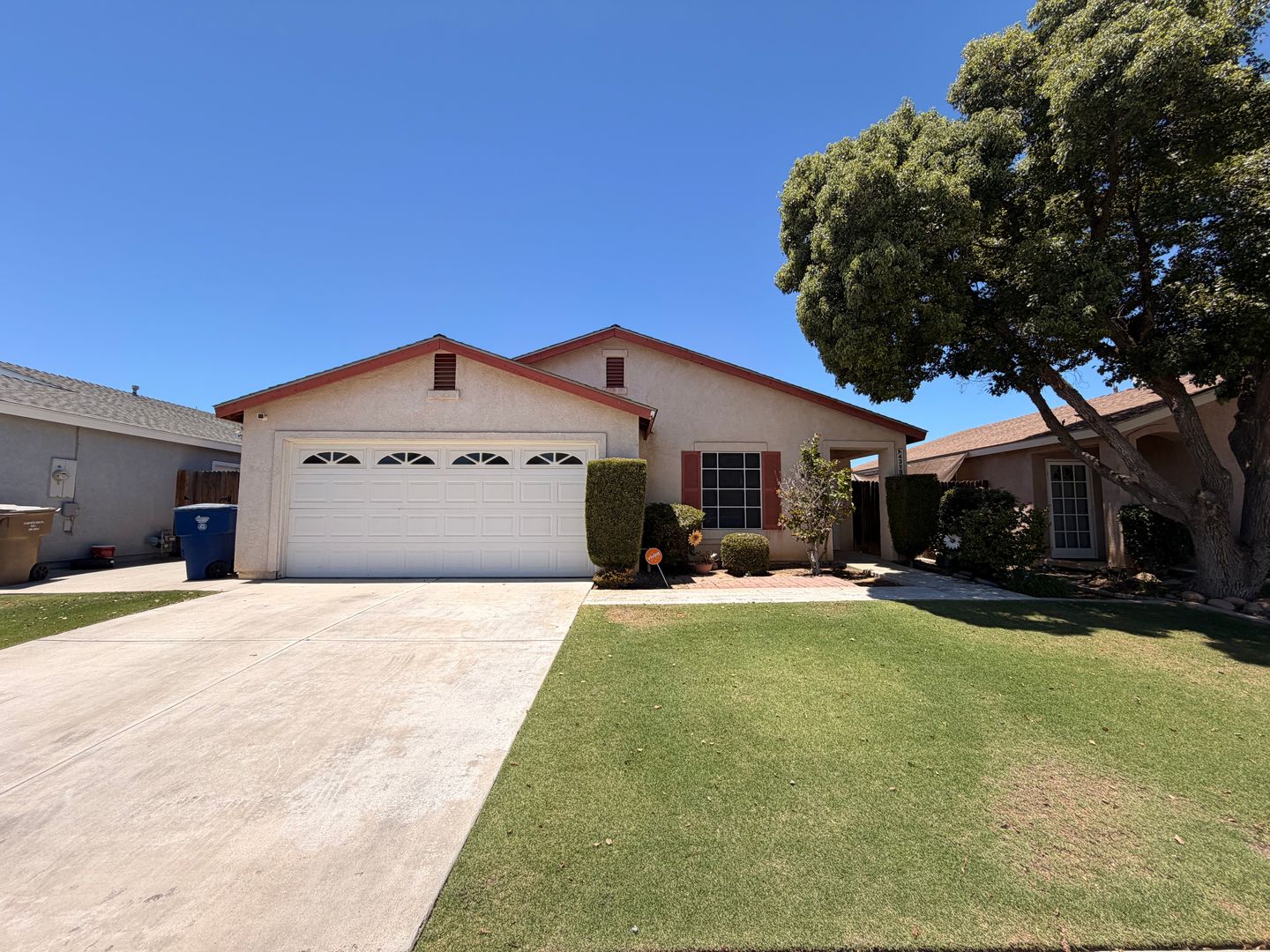 Bakersfield House: 4315 Range Dr.