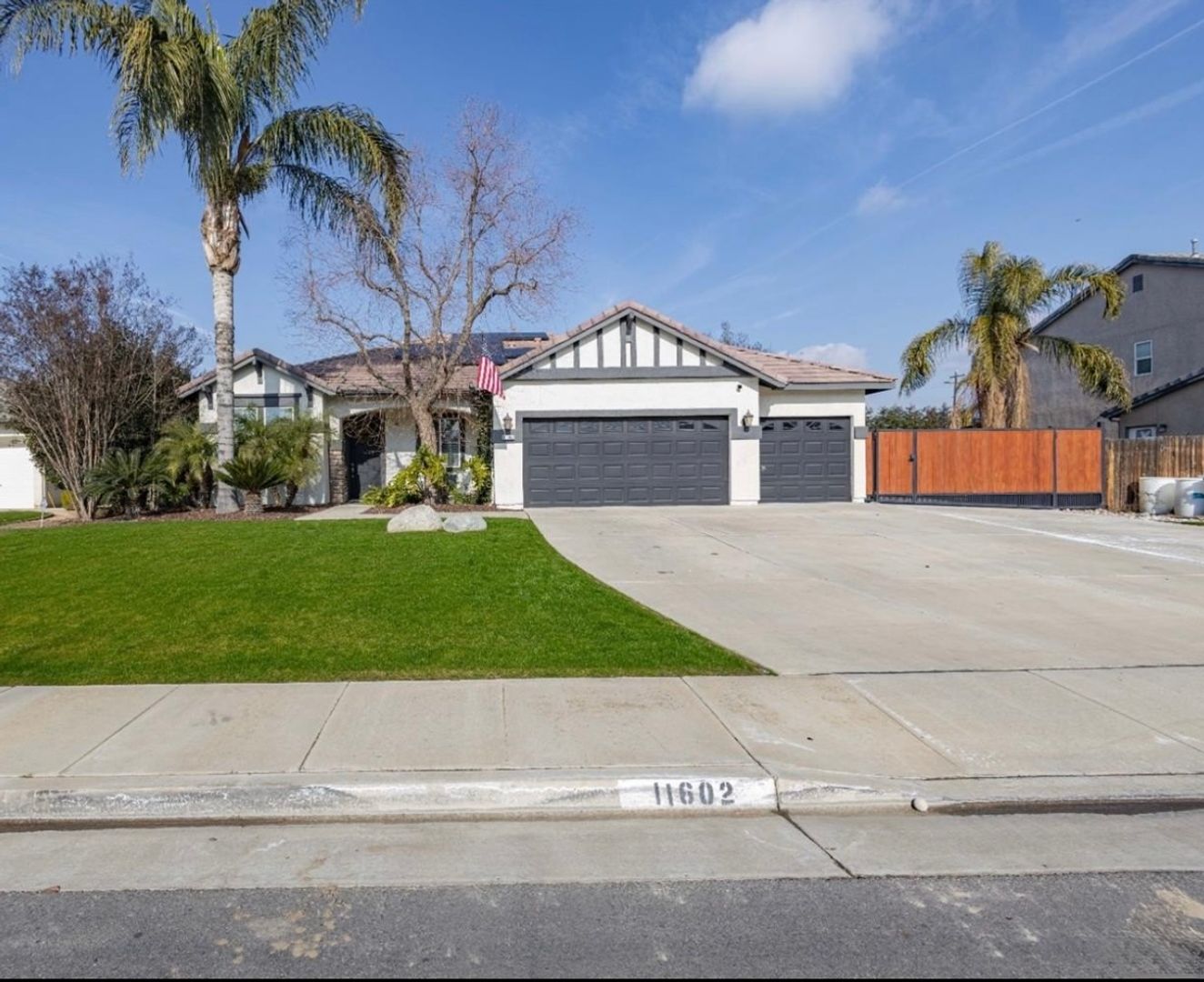 Bakersfield House: 11602 Bocelli Ave